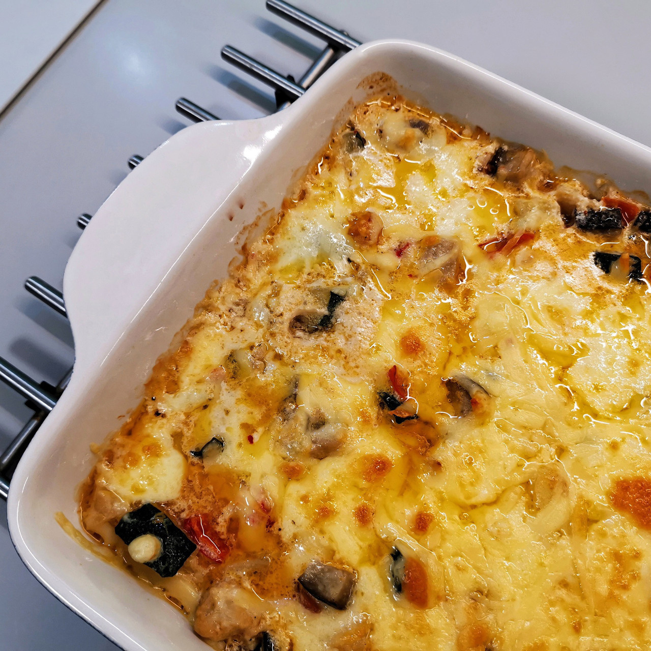 Овощное рагу с сыром сулугуни в духовке