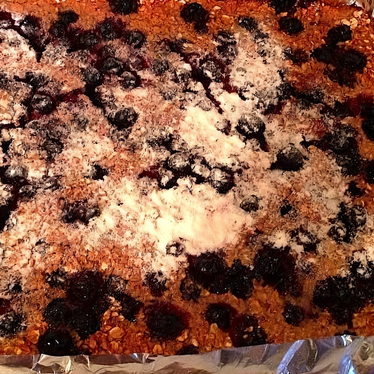 Овсяный пирог с бананами и ягодами