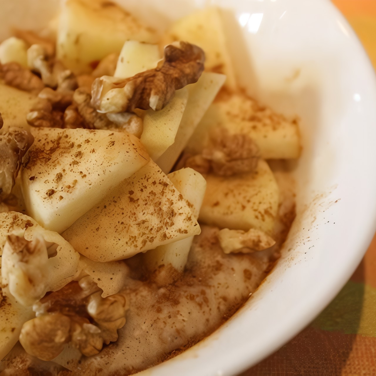 Овсянка с яблоками, орехами и корицей