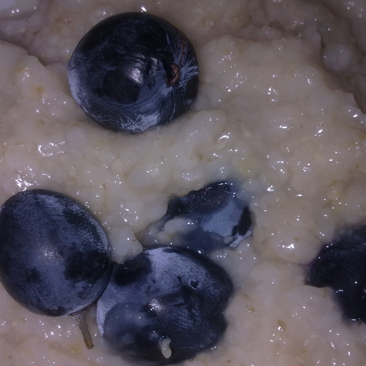 Овсянка с виноградом