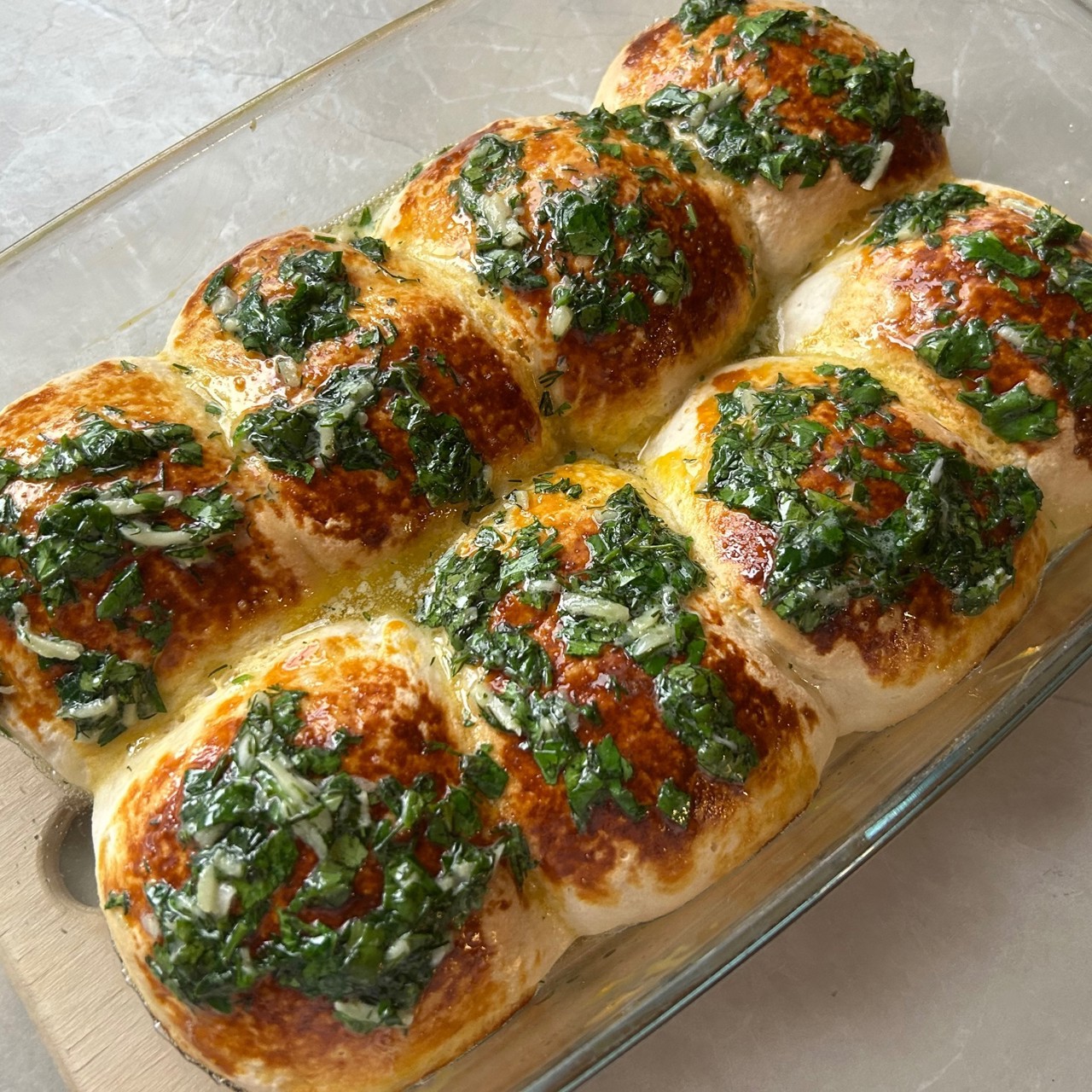 Пампушки с чесноком и зеленью