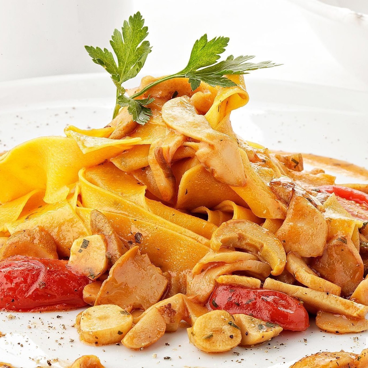 Папарделле с белыми грибами