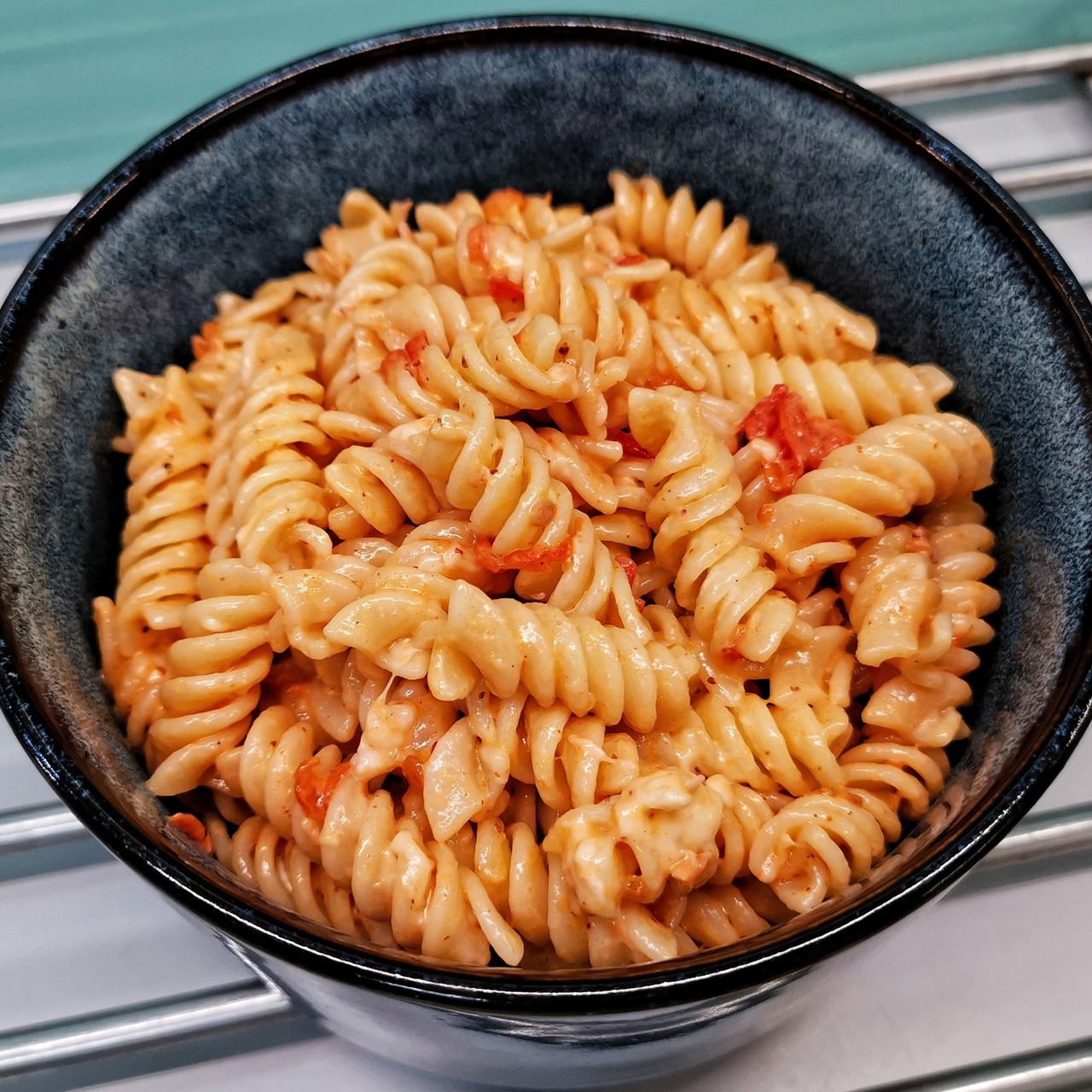 Паста фузилли с томатным соусом