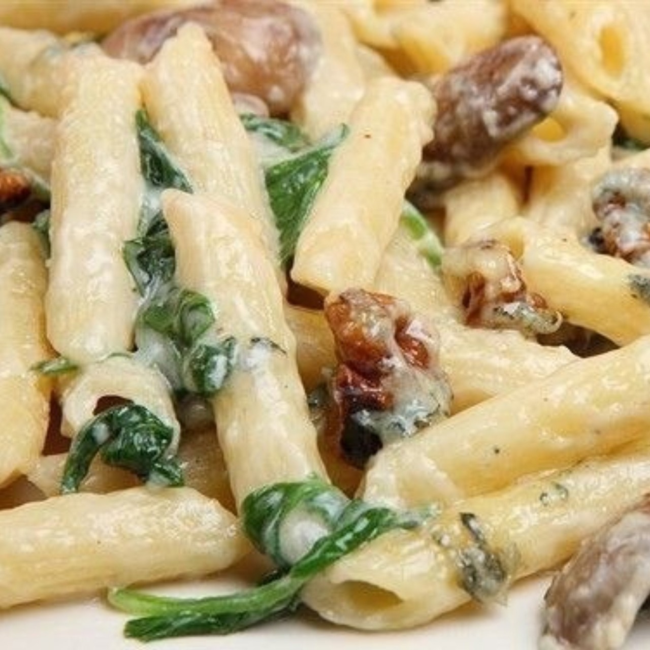 Паста с грибами и курицей