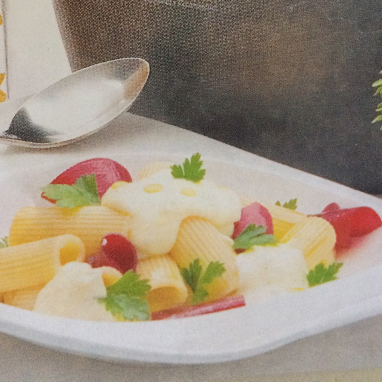 Паста с сыром, свеклой и трюфельным маслом