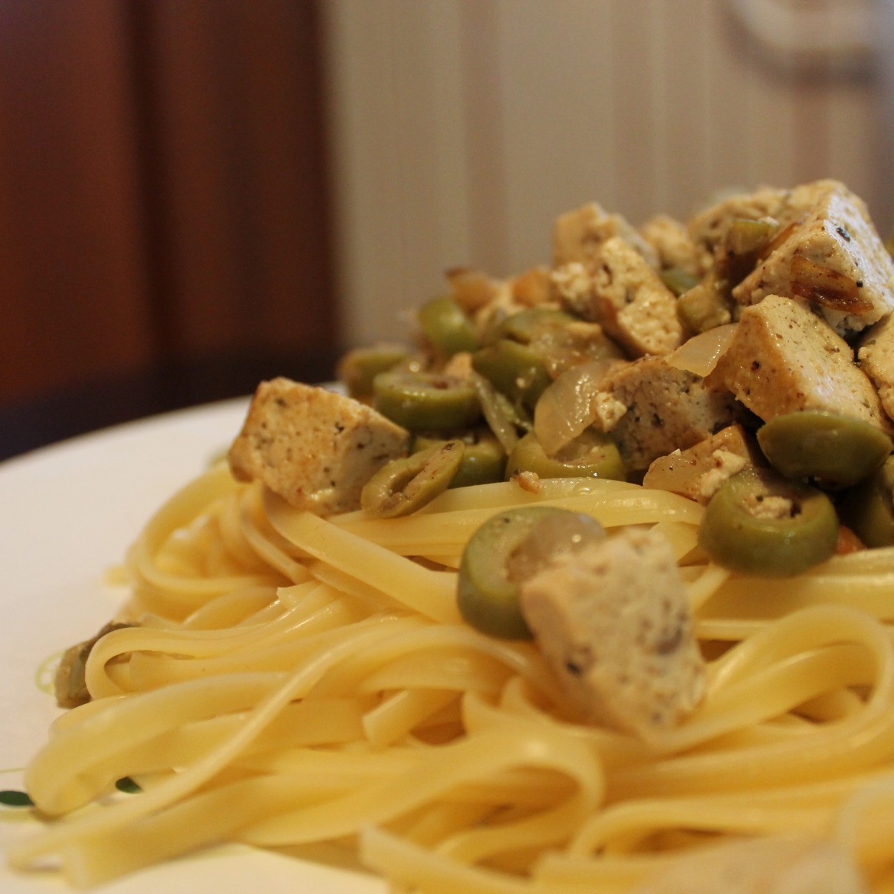 Паста с тофу и оливками