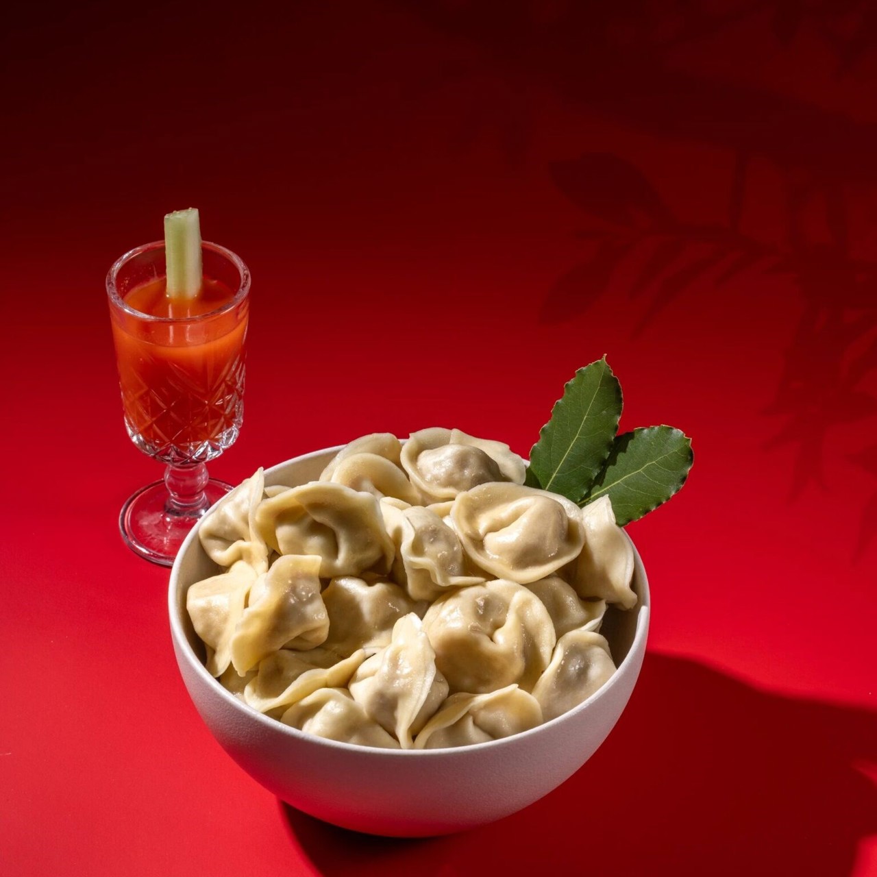 Пельмени с креветкой и соусом том-ям