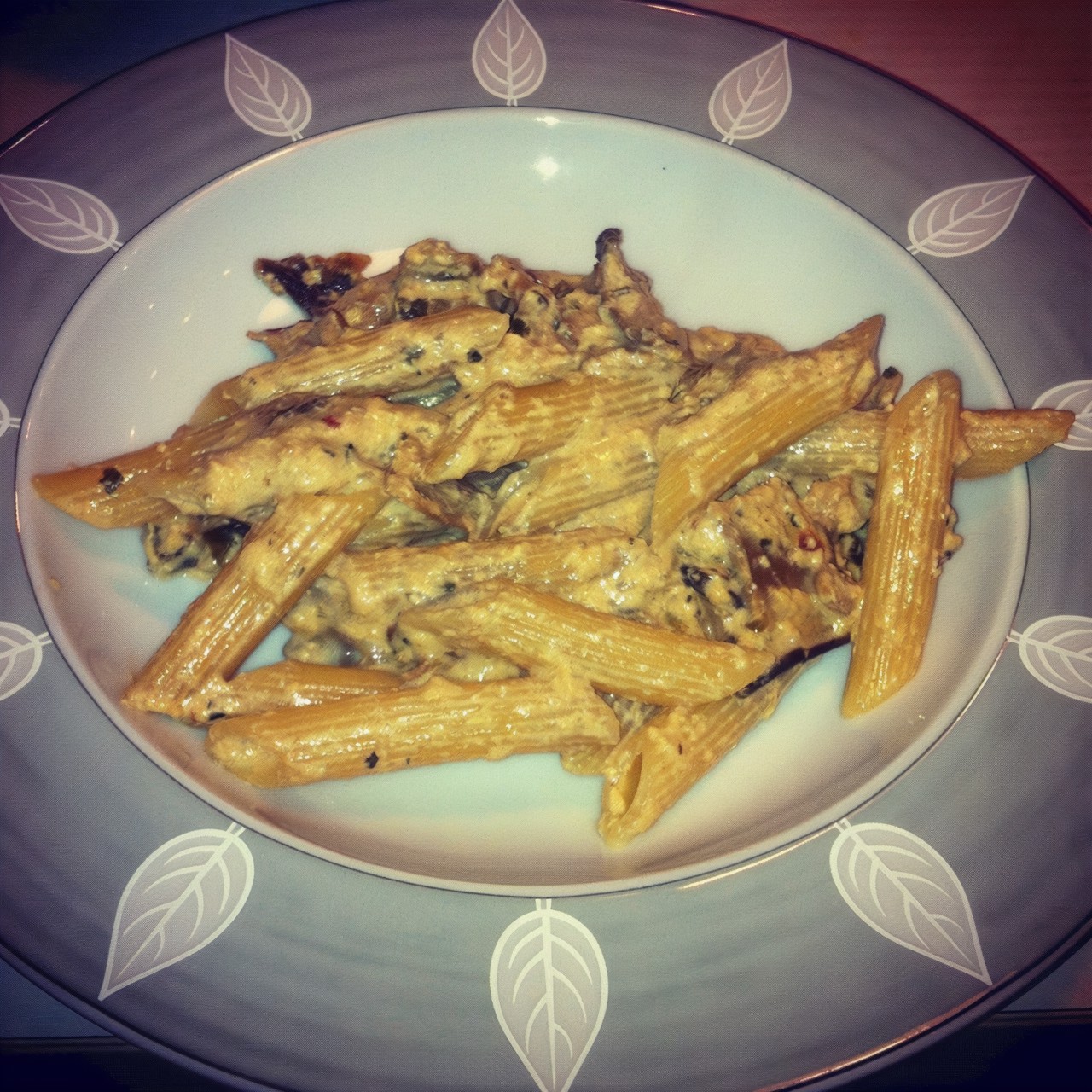 Пенне ригате с белыми грибами в сливочно-пармезановом соусе