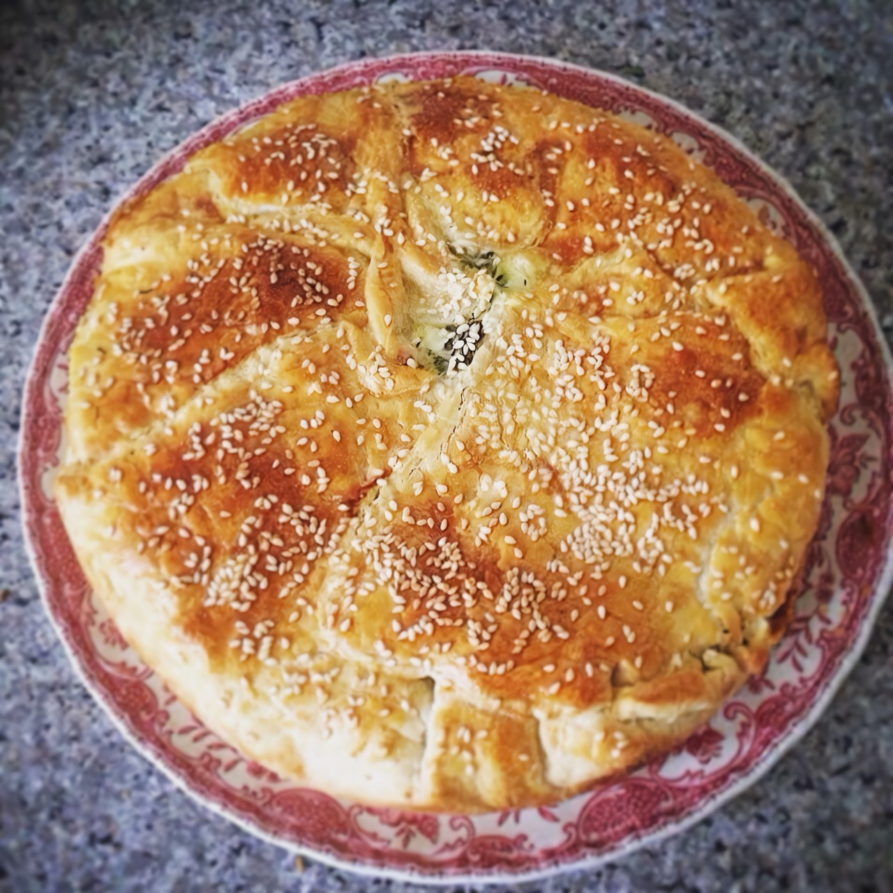 Пирог c кабачками и щавелем