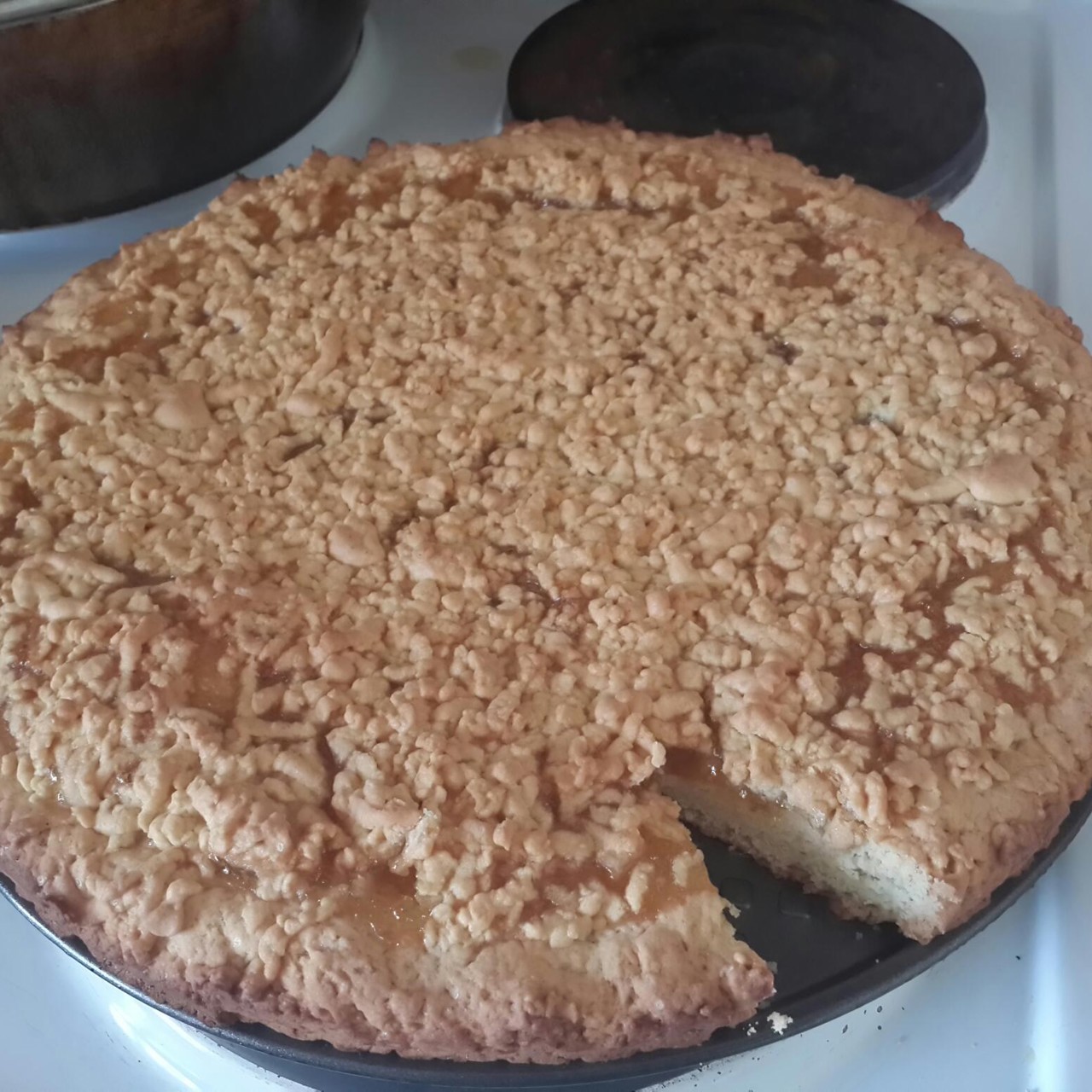 Пирог из песочного теста с вареньем