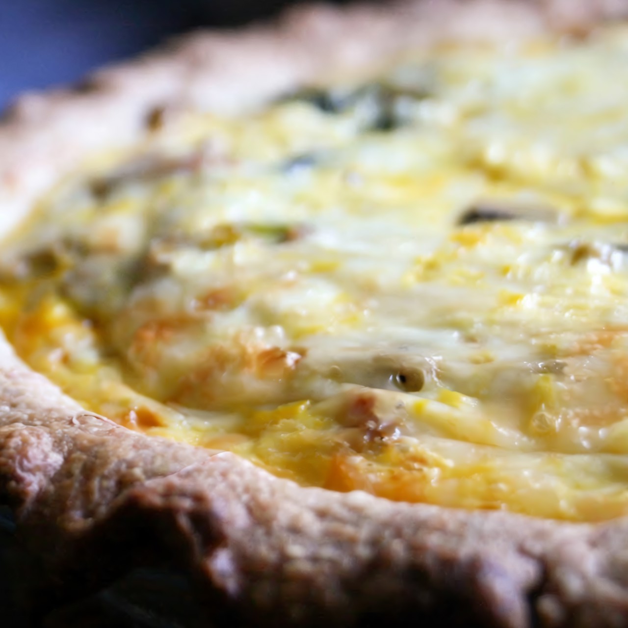 Пирог охотничий с лесными грибами