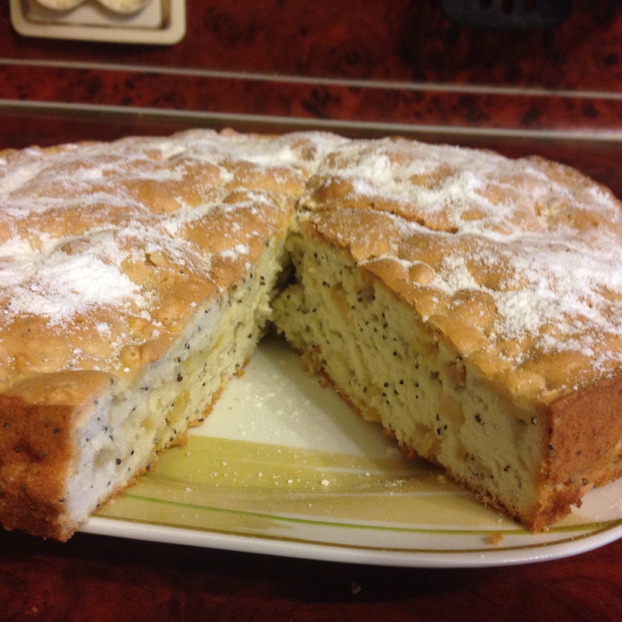 Пирог с яблоками и маком