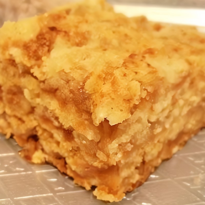 Пирог с яблоками и манкой