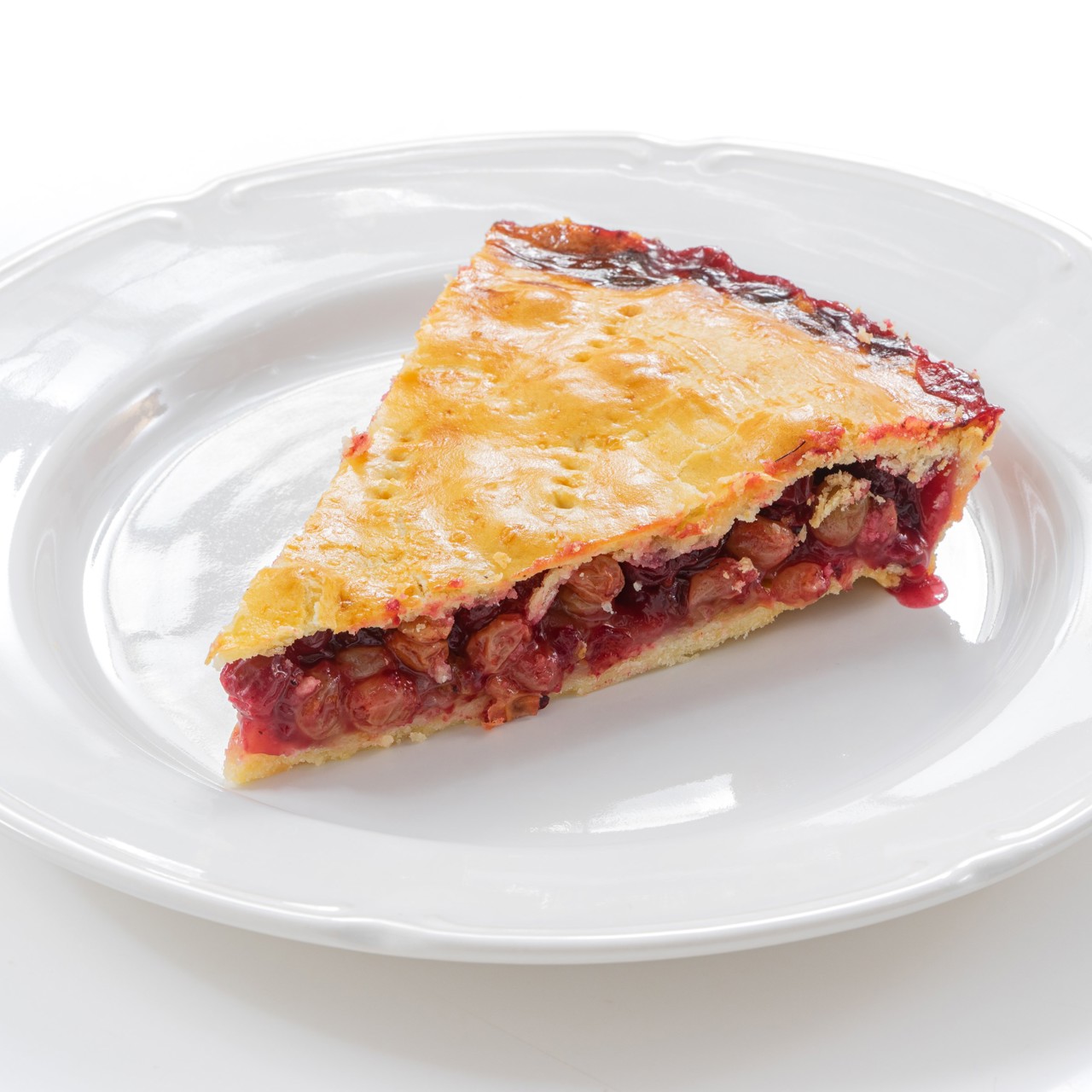 Пирог с клюквой, изюмом и апельсиновой цедрой