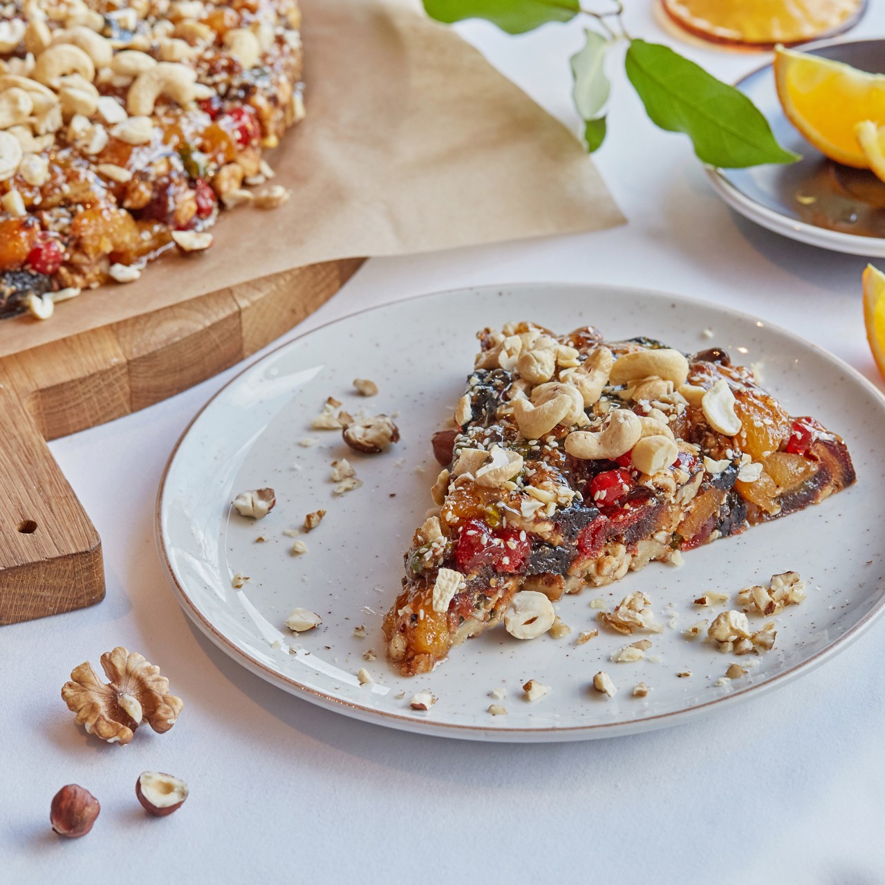 Пирог с орехами и сухофруктами