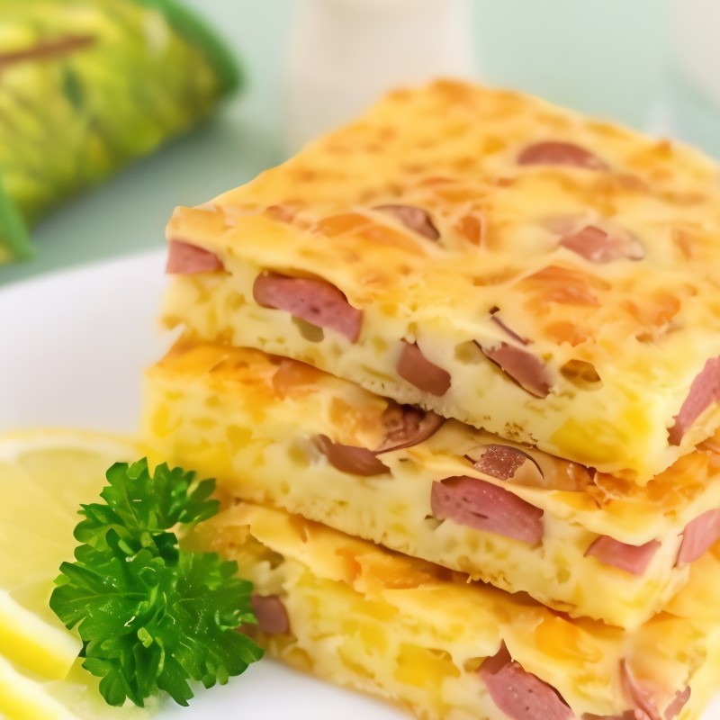 Пирог с сыром и сосисками