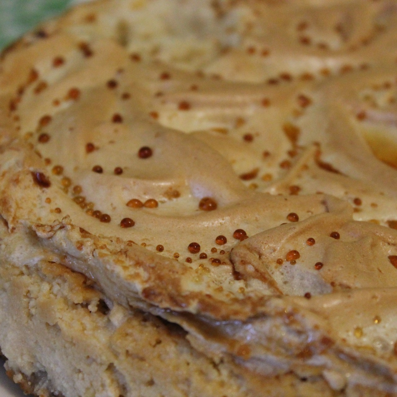 Пирог с творожным слоем и меренгой