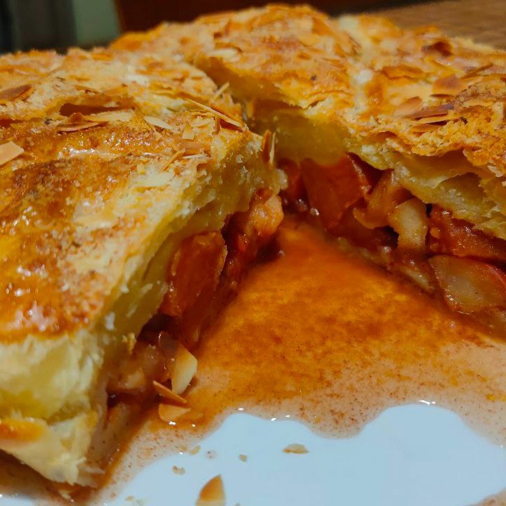 Пирог с яблоками и тыквой