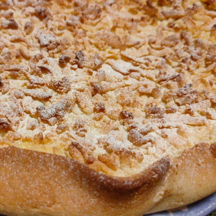 Пирог с заварным кремом и яблоками