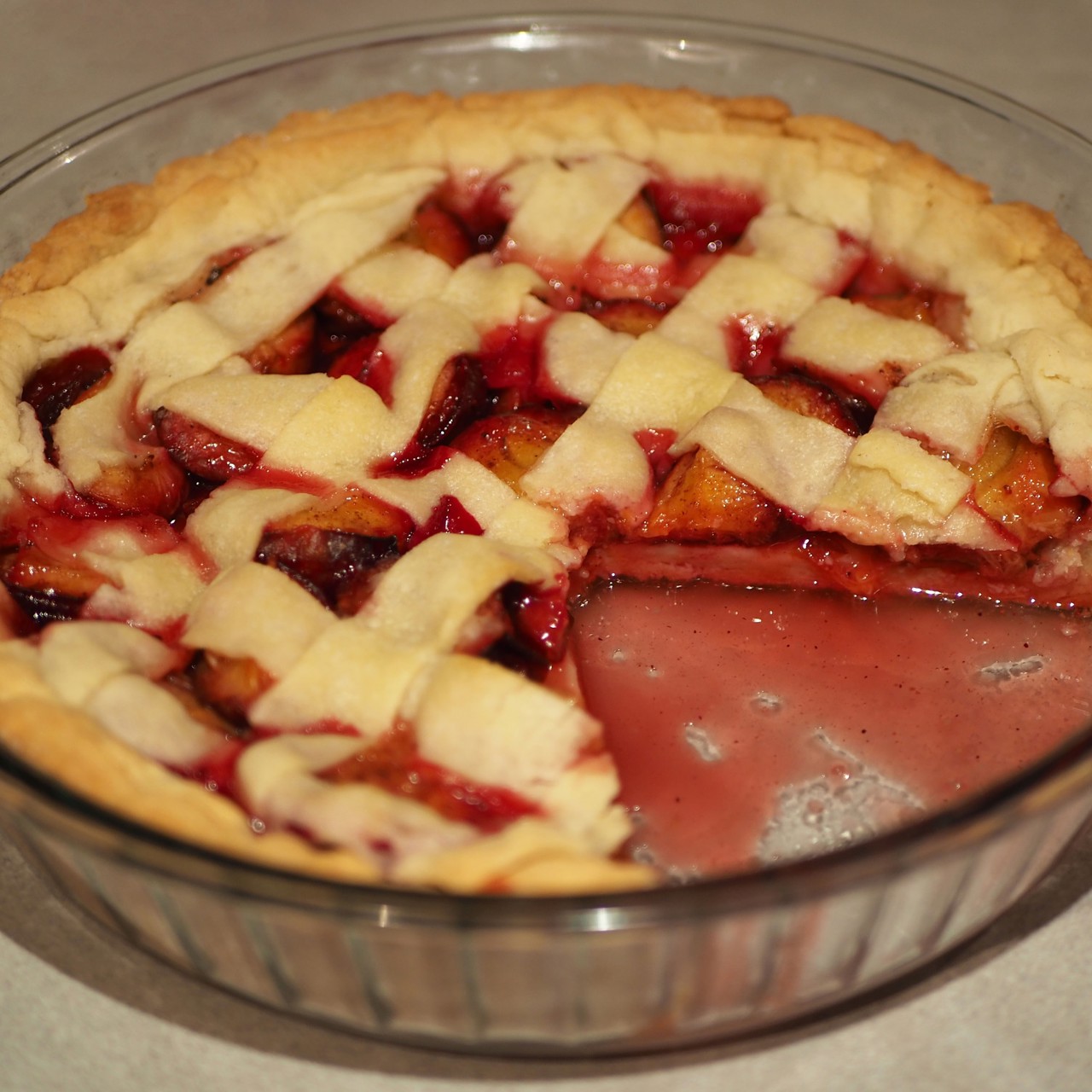 Пирог со сливами из песочного теста