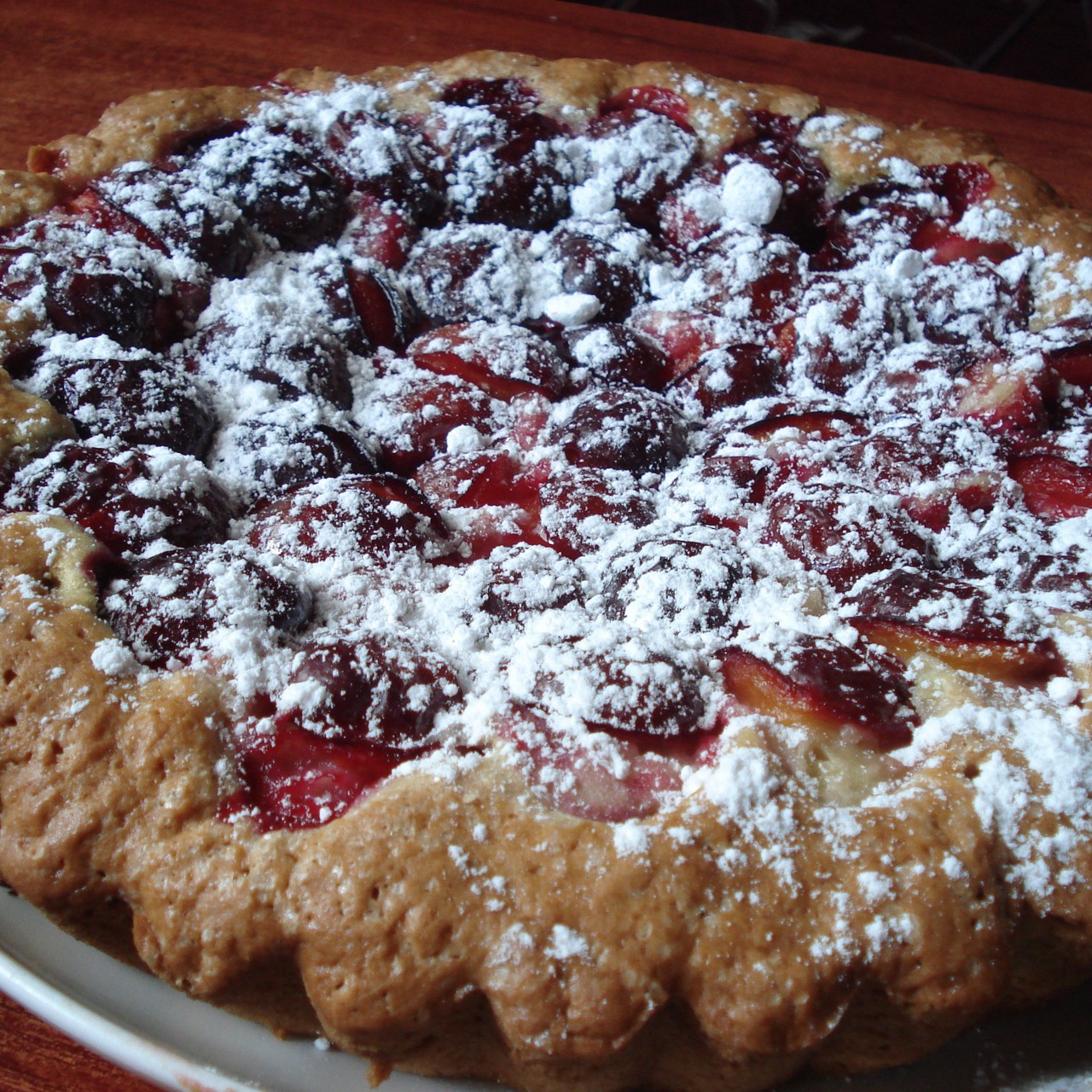 Пирог со сливами