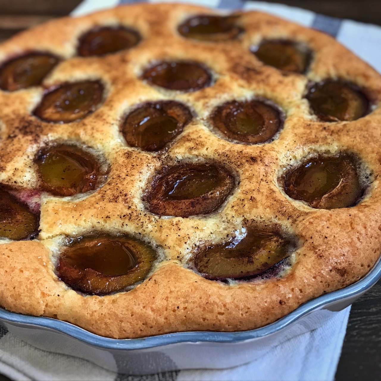 Пирог со сливой