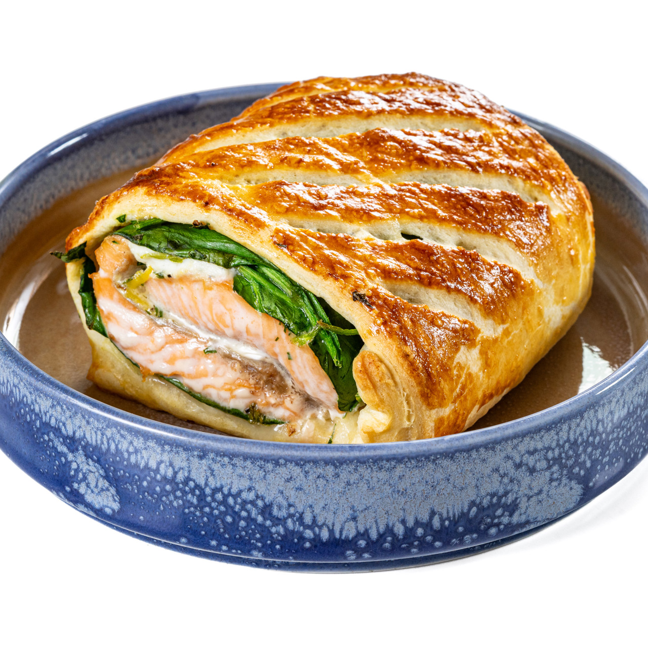 Пироги из слоеного теста с форелью