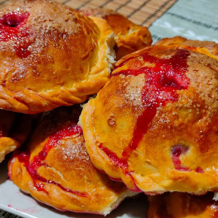 Пироги с вишней