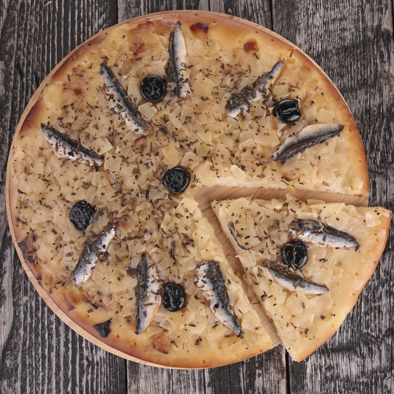 Писсаладьер с запеченным луком