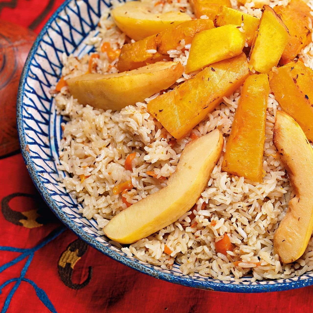 Плов с тыквой и айвой