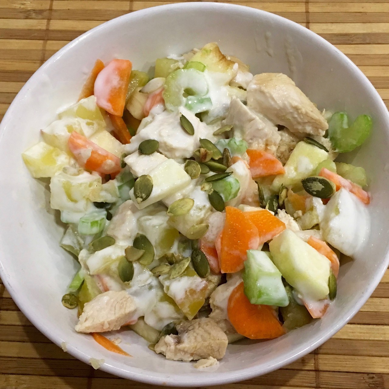 Полезный салат с курицей