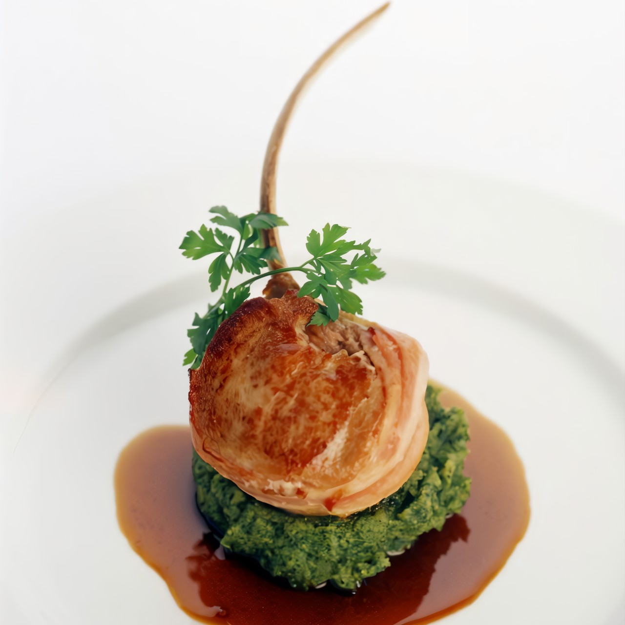 Пряная баранина с укропом и шпинатом