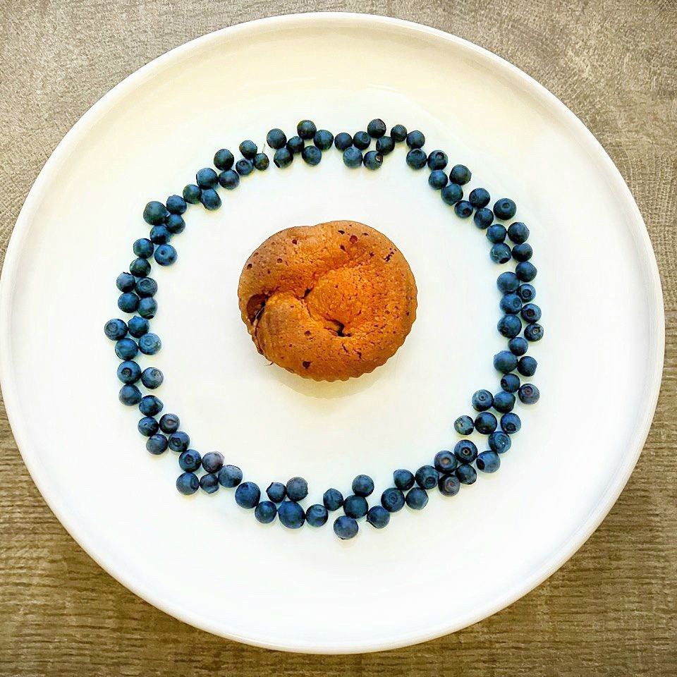 Протеиновые маффины с красной черешней