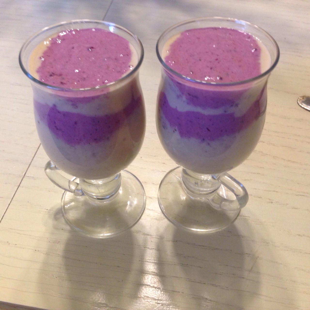 Протеиновый бананово-ягодный смузи