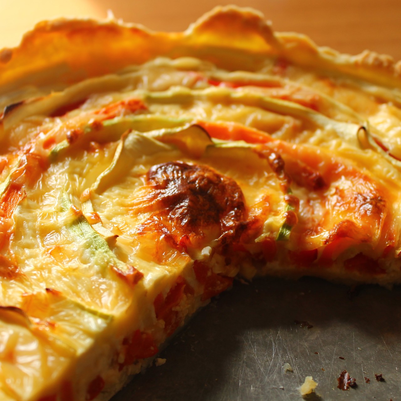 Прованский тарт с сыром и овощами