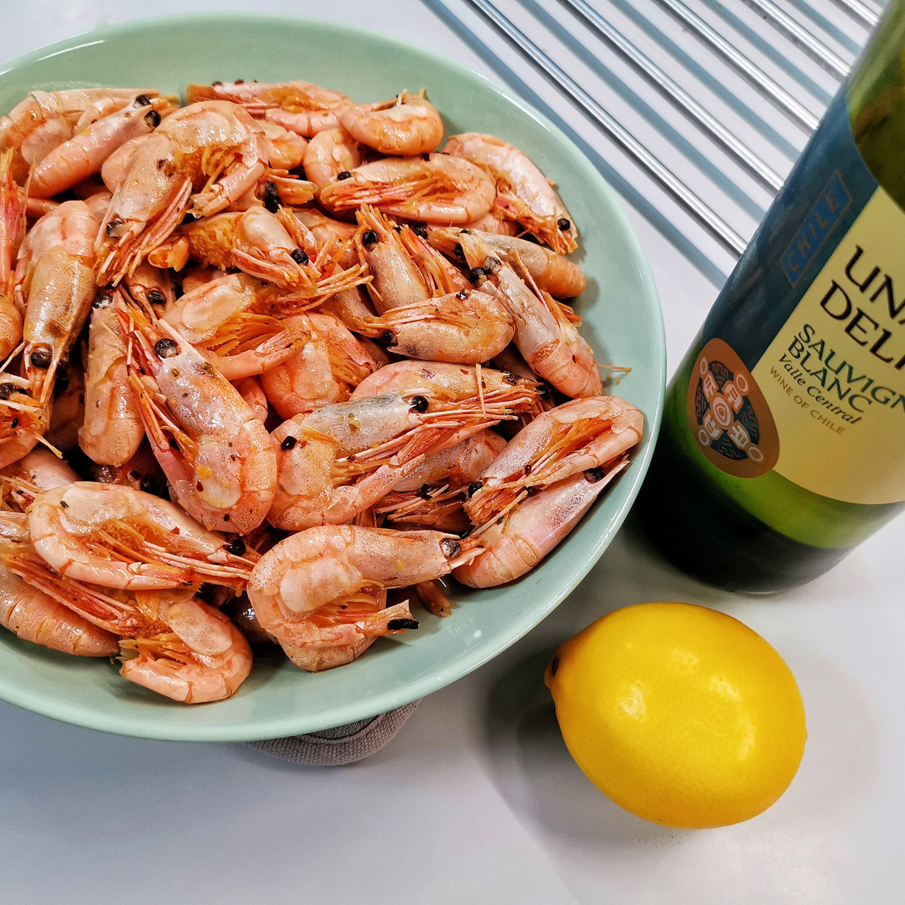 Пряные креветки, обжаренные на сковороде