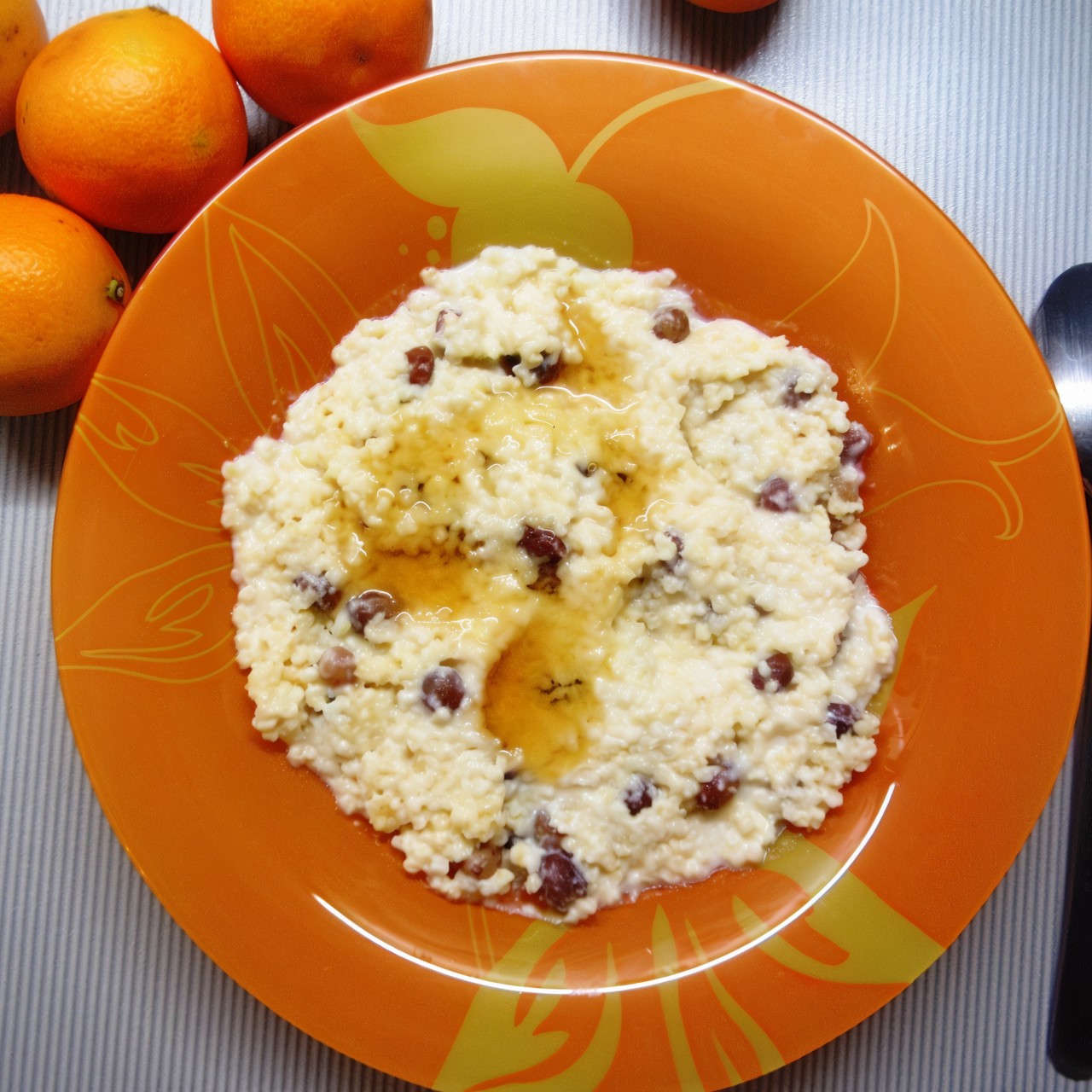 Пшенная каша с фруктами и медом