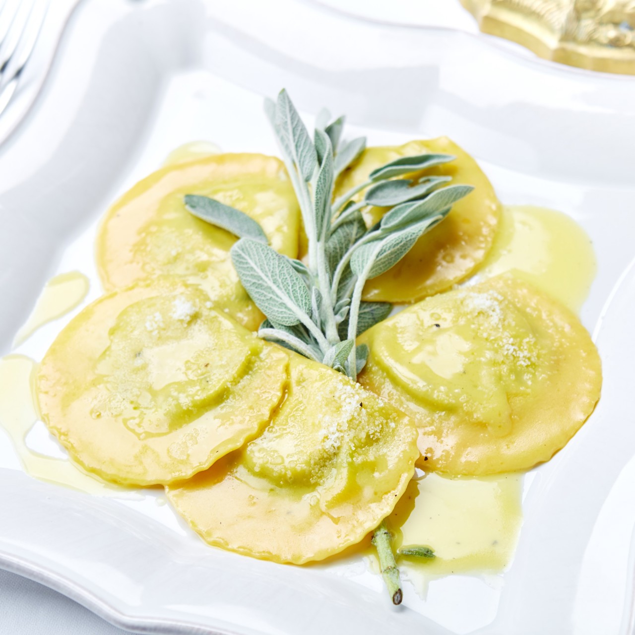 Равиоли со шпинатом и пармезаном