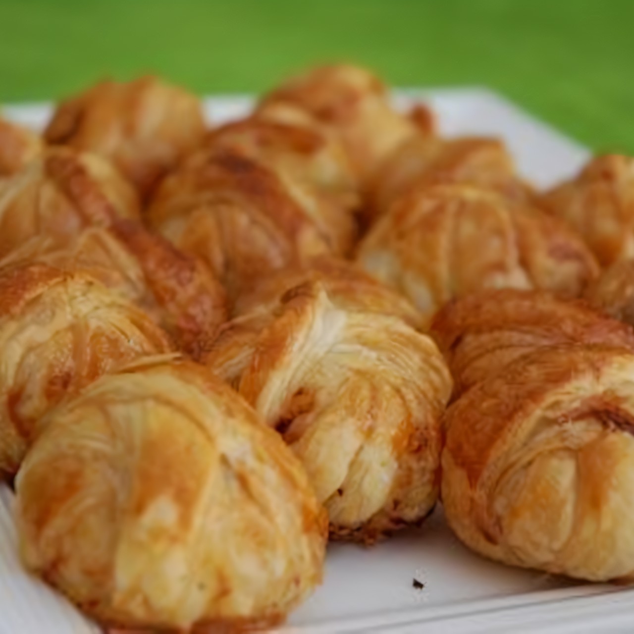 Рыбные шарики в слоеном тесте