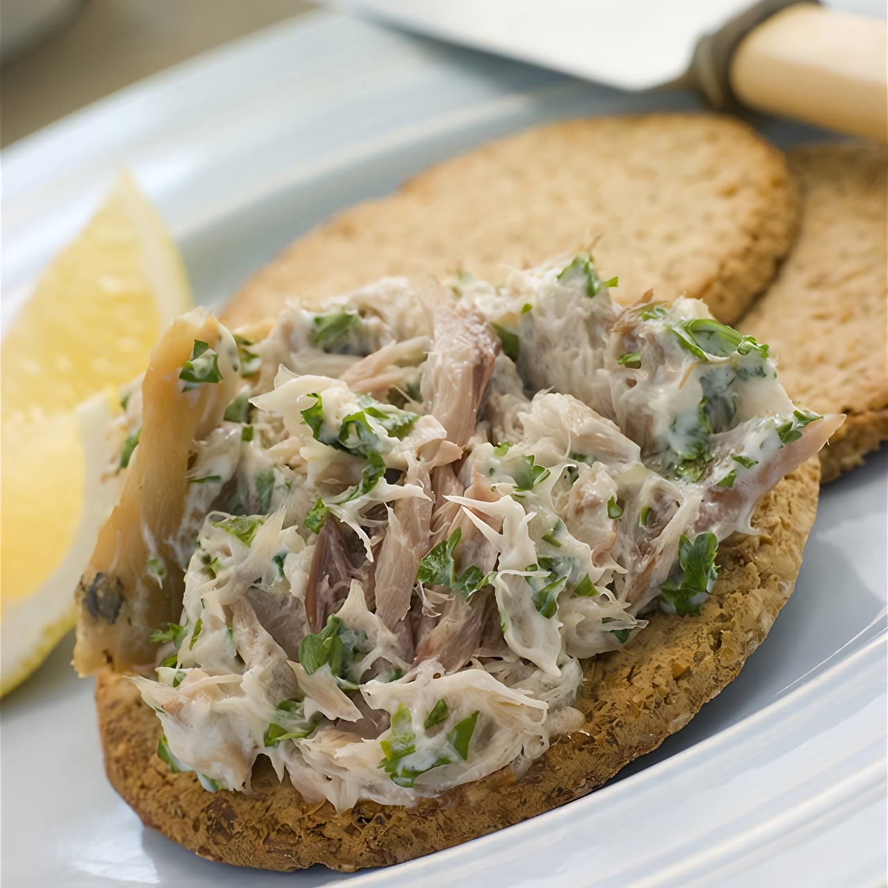 Рыбный паштет с чесноком и лимоном