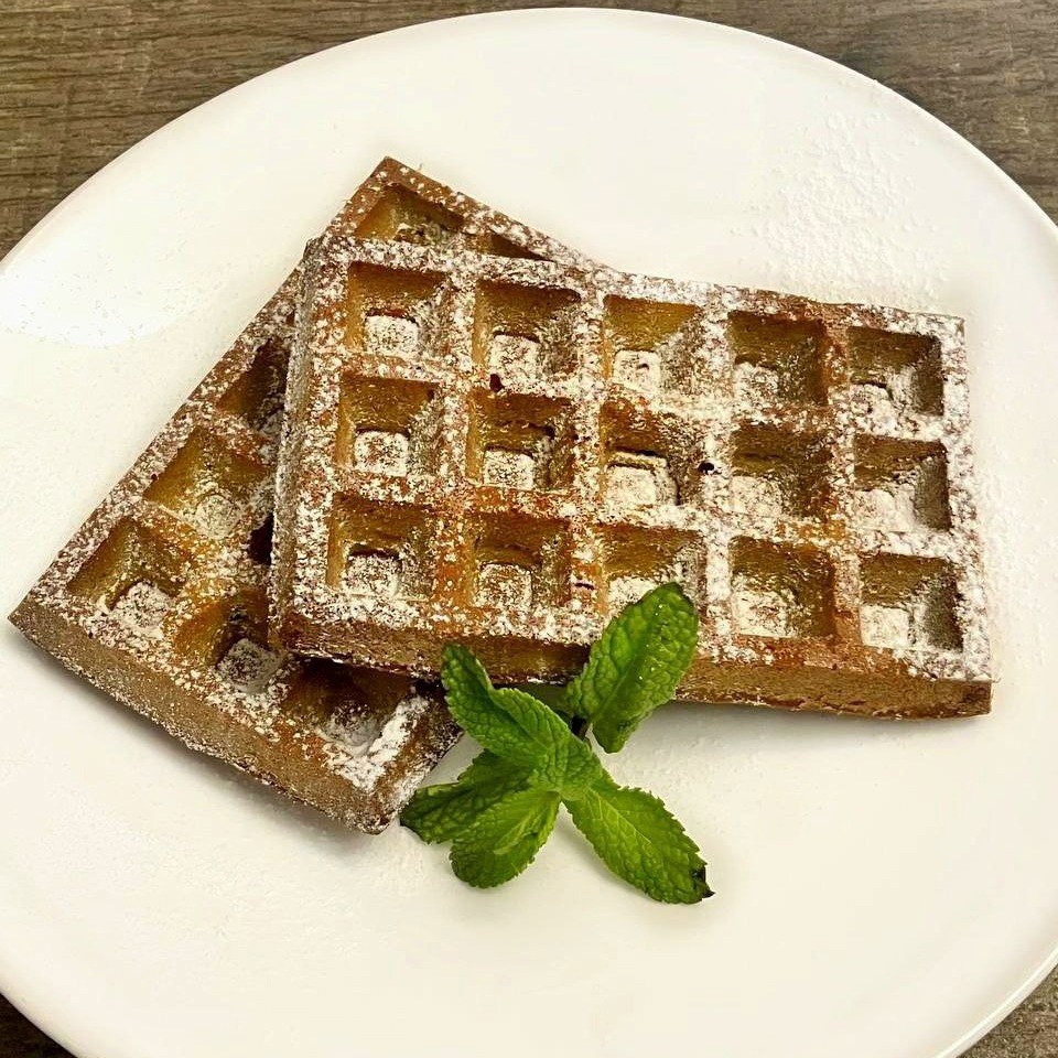 Рисово-банановые вафли с зеленой матчей