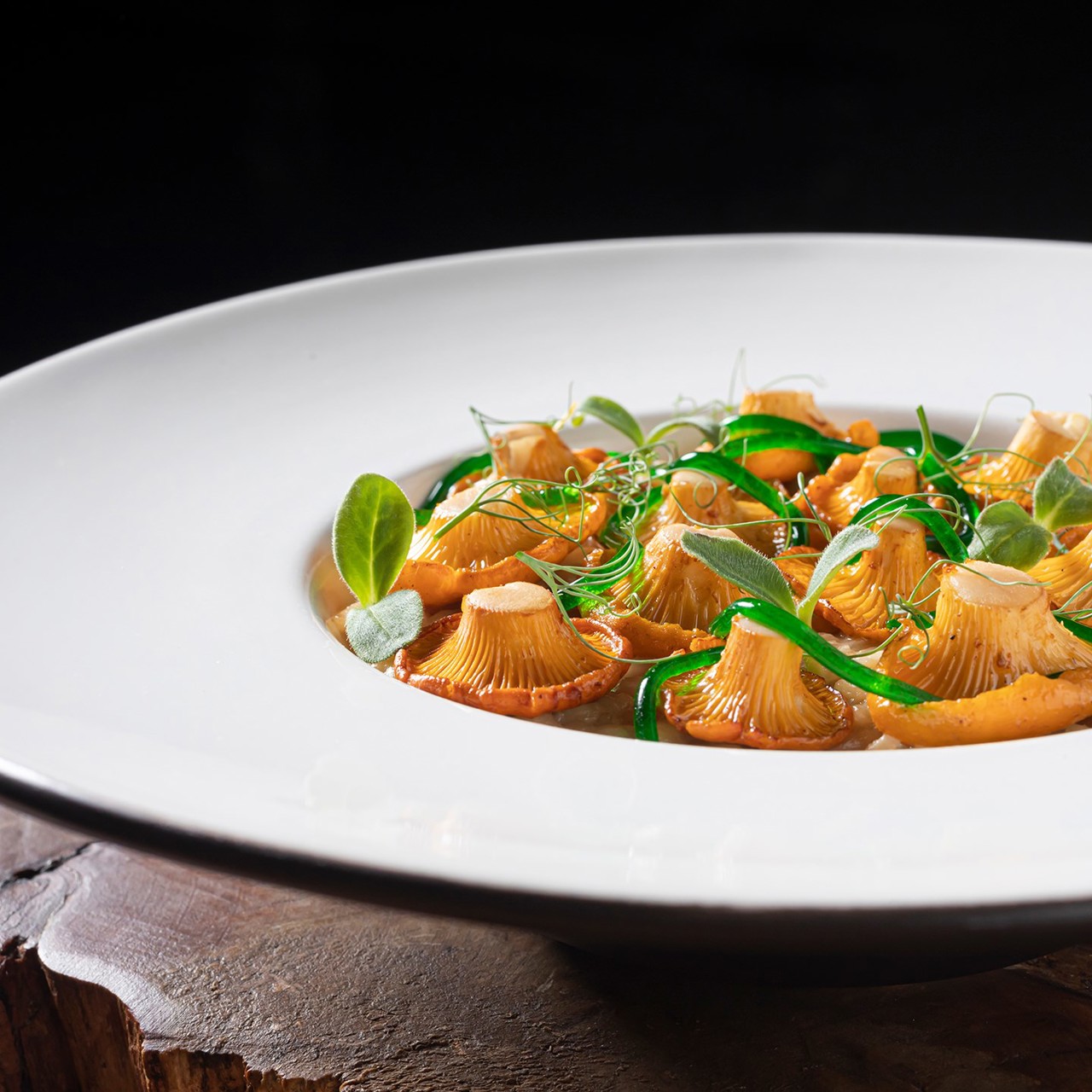 Ризотто с лисичками и желе из укропа