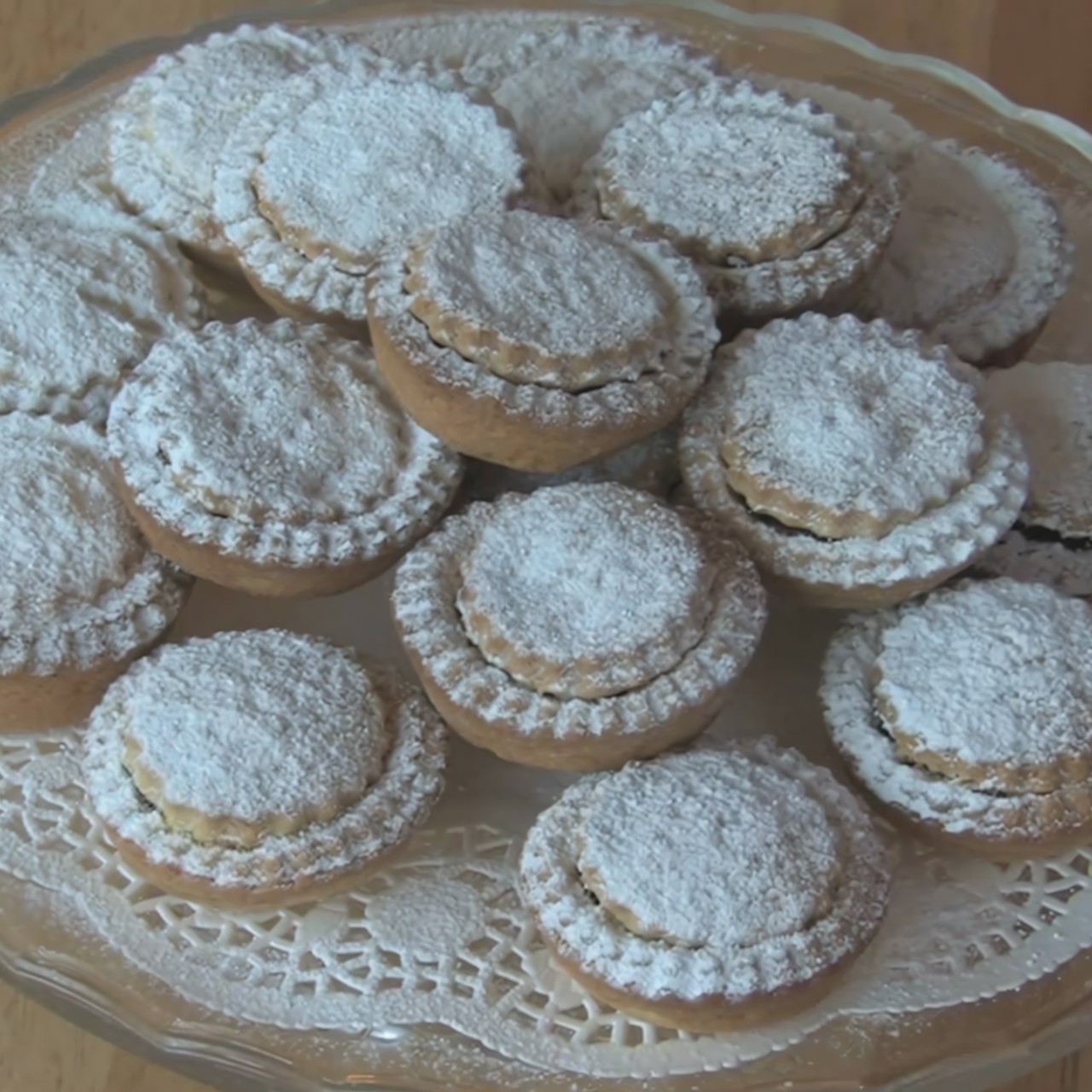 Рождественские корзиночки с джемом