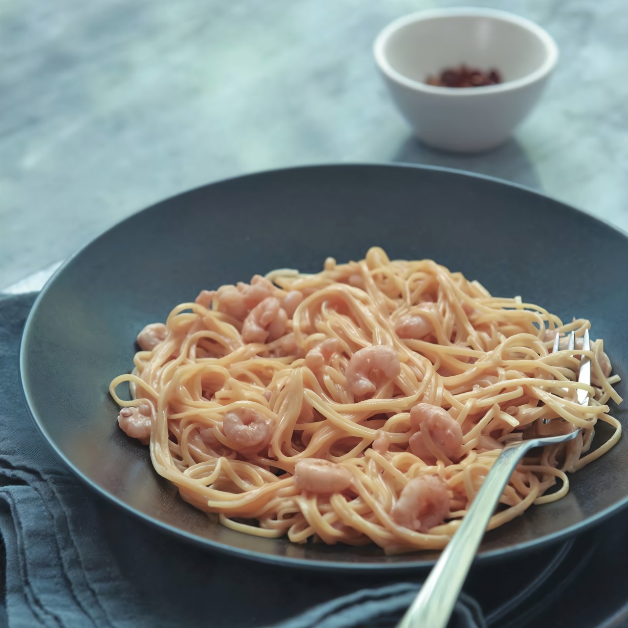 Розовая паста с креветками