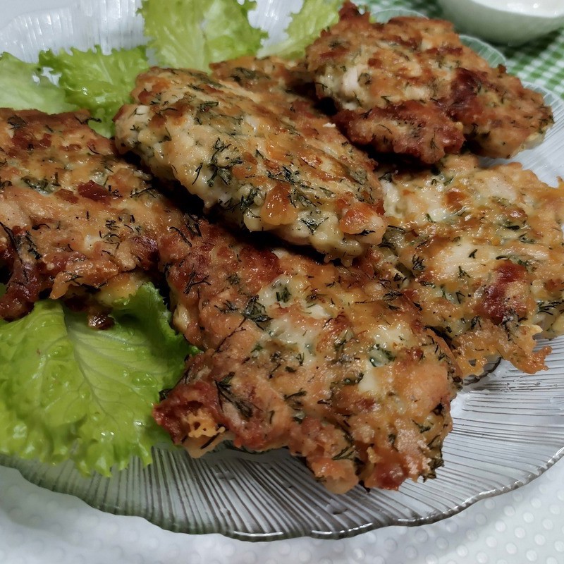 Рубленые котлеты из куриного филе с сыром
