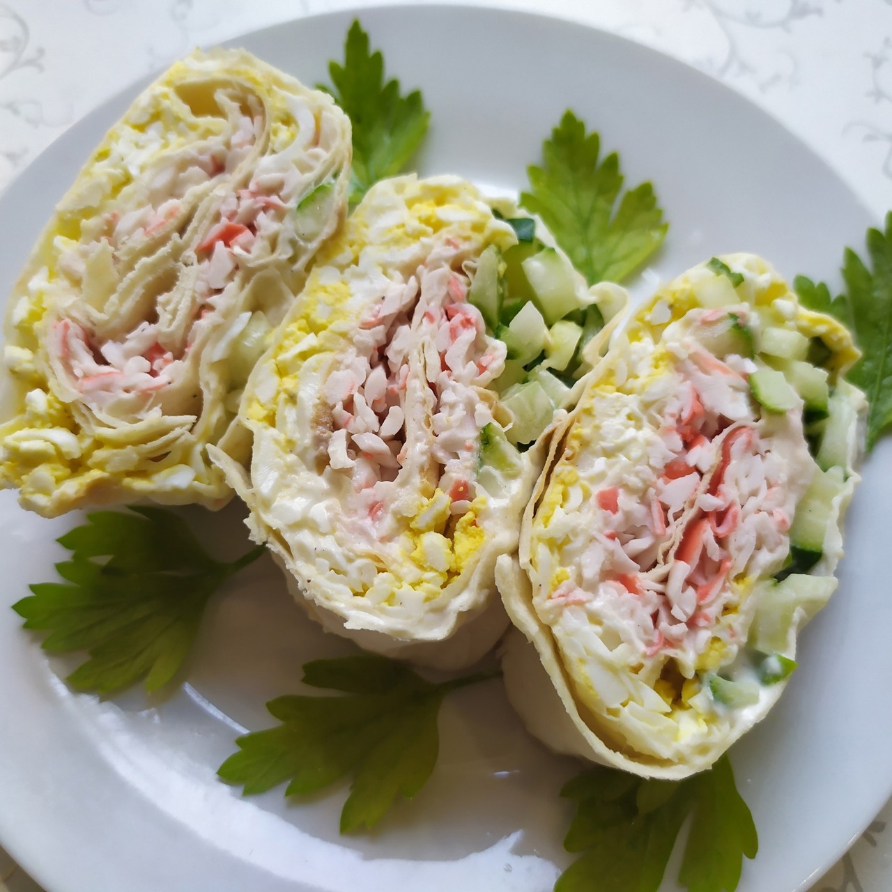 Рулет из лаваша с крабовыми палочками