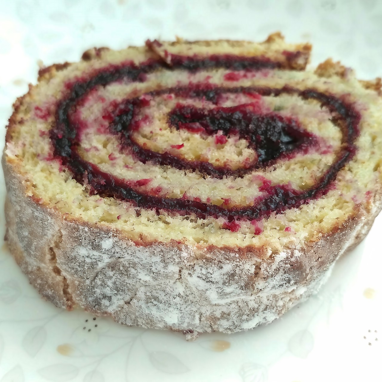 Рулет с яблочным повидлом