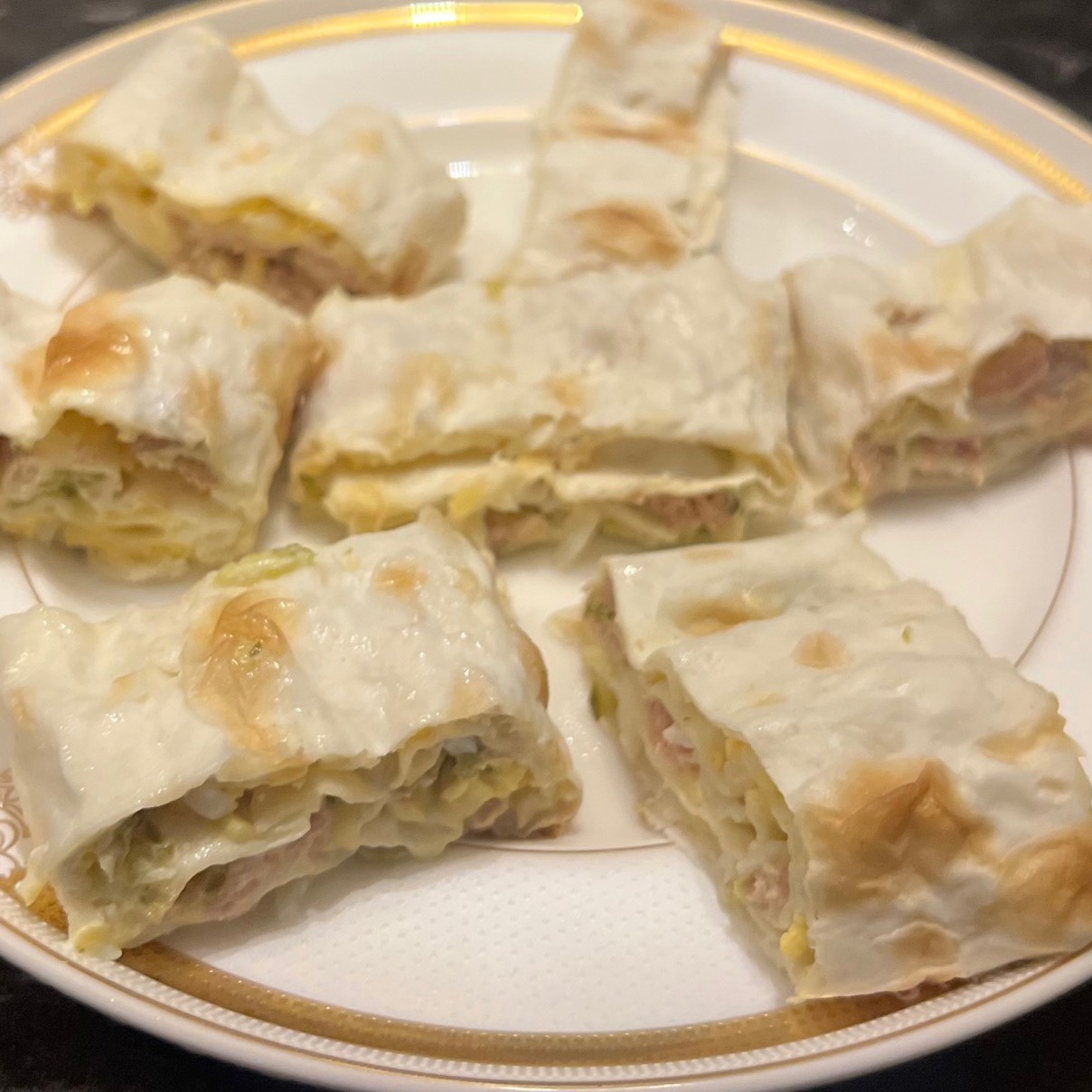 Рулетики из тунца