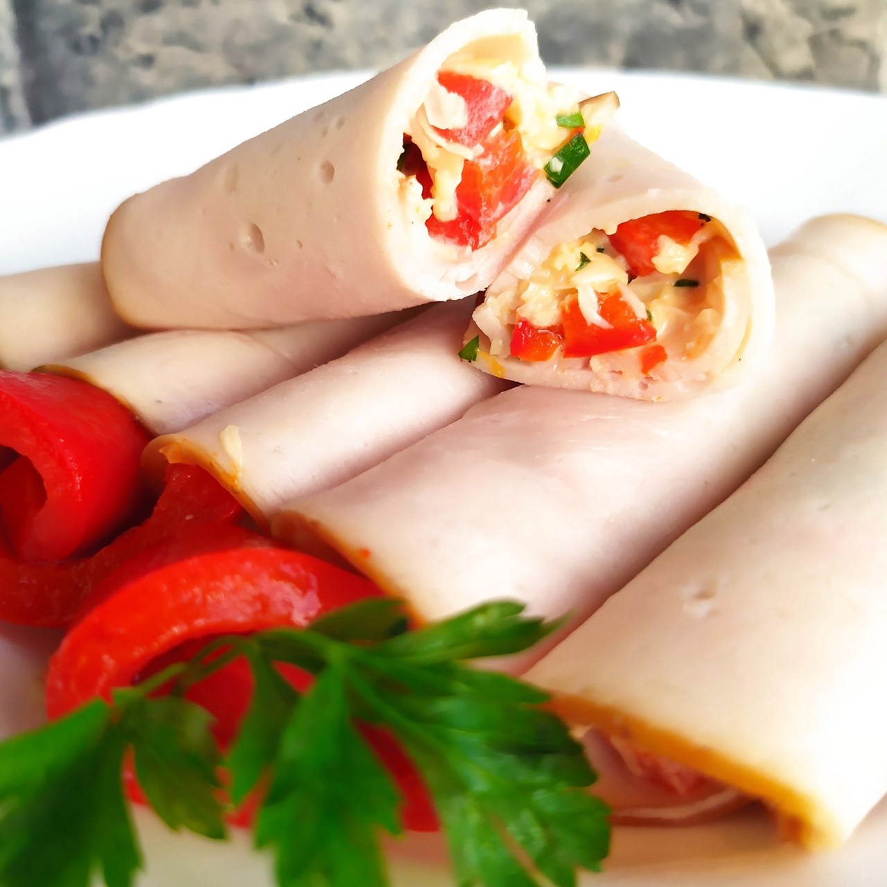 Рулетики из ветчины