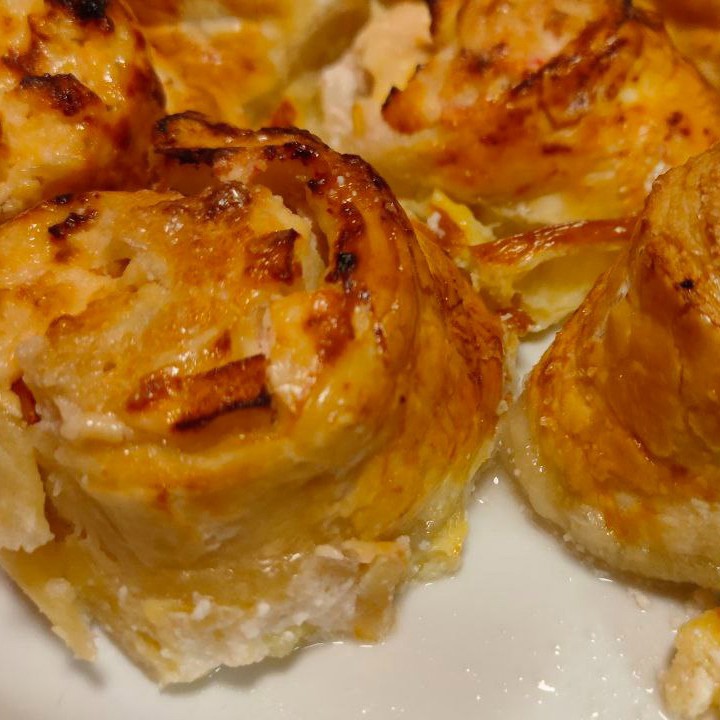 Рулетики с яблоком и творогом